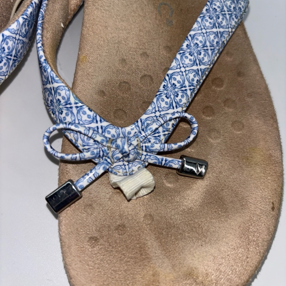 Vionic Bella Ii Blue/White Tile Pattern Size 7 Wo… - image 5